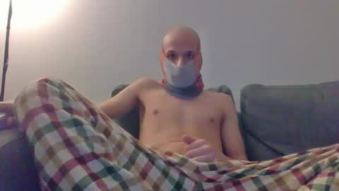 Snapshot of thetubedscarfguy chatting on 02/16/25, 07:05 Scarf guy online show from 02/16/25, 07:05