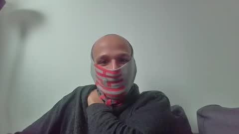 Snapshot of thetubedscarfguy chatting on 02/21/25, 09:56 Scarf guy online show from 02/21/25, 09:56