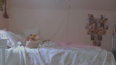 Snapshot of theyalllikecarmen chatting on 02/10/25, 08:00 Carmen online show from 02/10/25, 08:00