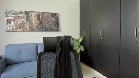 thiago_driussi online show from 10/19/25, 06:30