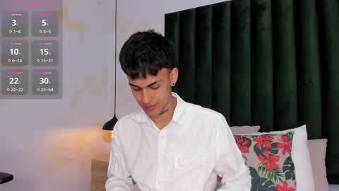 Snapshot of thiago_hard chatting on 09/16/25, 01:28 Thiago online show from 09/16/25, 01:28
