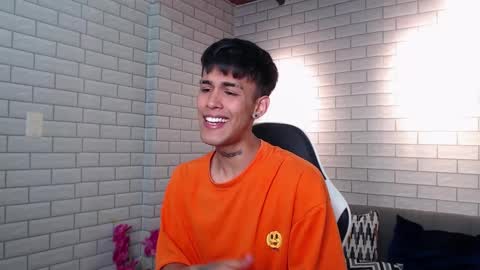 Snapshot of thiago_hard chatting on 10/01/25, 07:31 Thiago online show from 10/01/25, 07:31