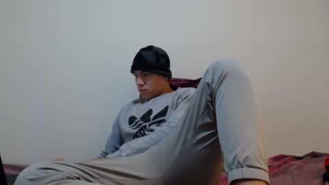 Thiago independent model online show from 12/17/24, 09:50