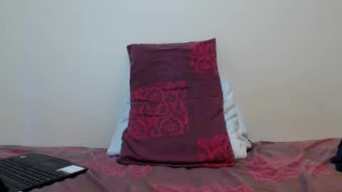 Thiago independent model online show from 12/20/24, 01:11