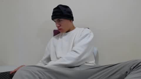 Thiago independent model online show from 01/08/25, 08:06