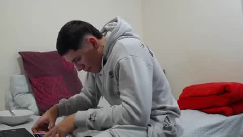 Thiago independent model online show from 01/25/25, 11:44