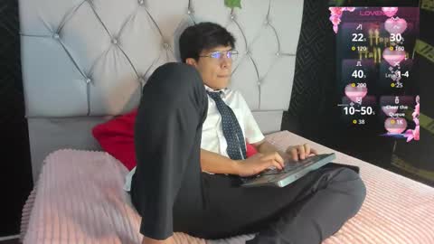 Snapshot of thiago_kozak chatting on 10/15/25, 01:44 thiago online show from 10/15/25, 01:44