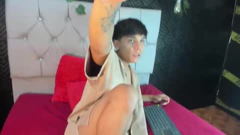 Snapshot of thiago_kozak chatting on 10/17/25, 01:03 thiago online show from 10/17/25, 01:03