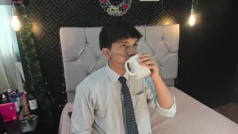 Snapshot of thiago_kozak chatting on 11/24/25, 01:00 thiago online show from 11/24/25, 01:00