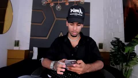 ThiagoFerreti online show from 11/04/25, 07:24