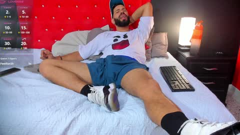 Thia Gomez online show from 01/04/25, 03:39