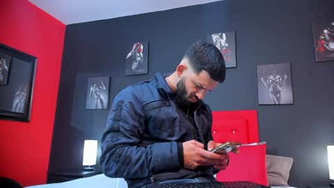 Thia Gomez online show from 01/10/25, 12:15