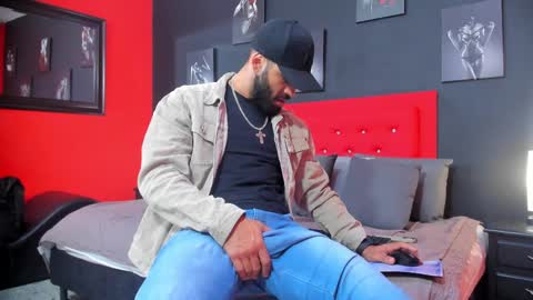 Thia Gomez online show from 09/10/25, 12:27