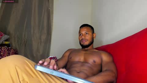 Snapshot of thiagosantos_ chatting on 10/27/25, 11:52 Thiago Instagram online show from 10/27/25, 11:52