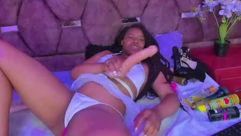 thiana_taylor online show from 10/09/25, 09:57