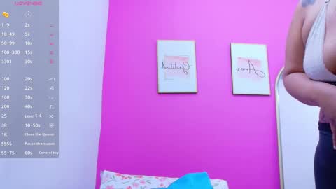 Snapshot of thickbrunnett chatting on 09/14/25, 11:42 SOFIA online show from 09/14/25, 11:42
