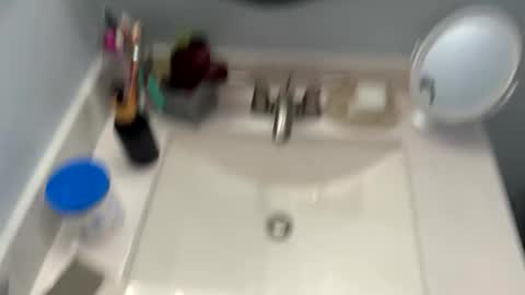 Snapshot of thickdixk068 chatting on 11/16/25, 12:33 thickdixk068 online show from 11/16/25, 12:33