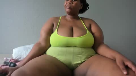 Snapshot of thickleeyanax chatting on 12/04/24, 10:13 thickleeyanax online show from 12/04/24, 10:13