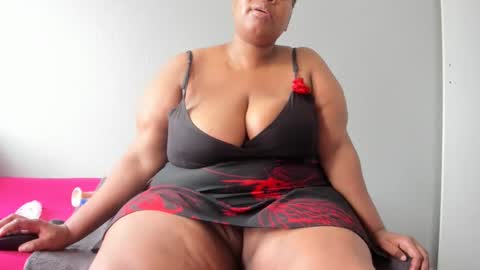 Snapshot of thickleeyanax chatting on 12/23/24, 06:33 thickleeyanax online show from 12/23/24, 06:33
