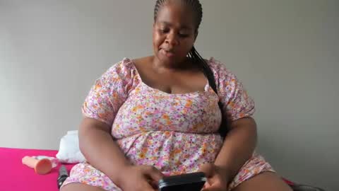 Snapshot of thickleeyanax chatting on 01/24/25, 02:08 thickleeyanax online show from 01/24/25, 02:08