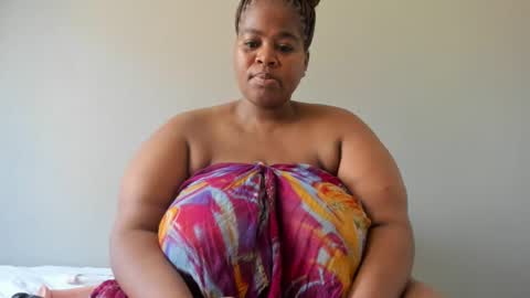 Snapshot of thickleeyanax chatting on 02/14/25, 09:24 thickleeyanax online show from 02/14/25, 09:24