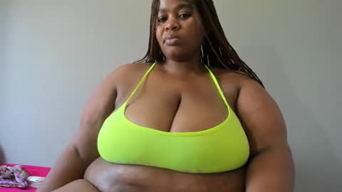 Snapshot of thickleeyanax chatting on 02/21/25, 08:29 thickleeyanax online show from 02/21/25, 08:29