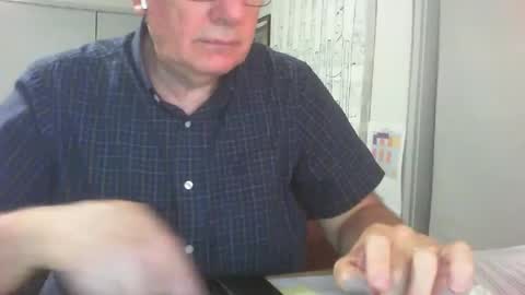 Snapshot of thickmelnik chatting on 12/27/24, 11:17 James online show from 12/27/24, 11:17