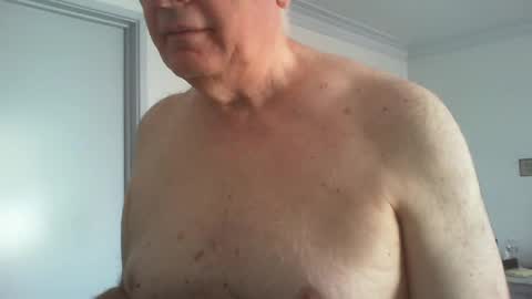 Snapshot of thickmelnik chatting on 12/27/24, 11:21 James online show from 12/27/24, 11:21