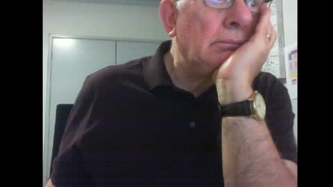 Snapshot of thickmelnik chatting on 01/16/25, 01:14 James online show from 01/16/25, 01:14