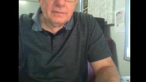 Snapshot of thickmelnik chatting on 02/16/25, 04:20 James online show from 02/16/25, 04:20
