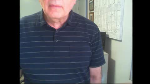 Snapshot of thickmelnik chatting on 09/17/25, 03:30 James online show from 09/17/25, 03:30