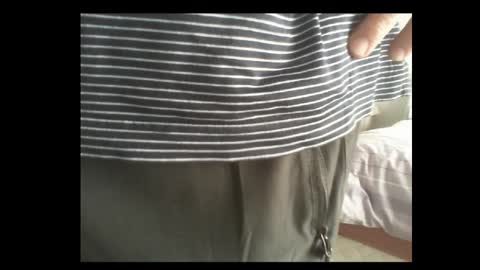 Snapshot of thickmelnik chatting on 11/16/25, 12:49 James online show from 11/16/25, 12:49