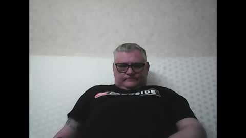 Snapshot of thierrysymp chatting on 02/17/25, 06:26 Thierrysymp online show from 02/17/25, 06:26