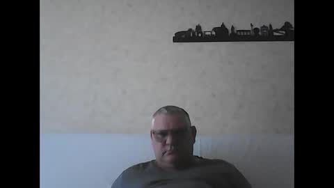 Snapshot of thierrysymp chatting on 10/05/25, 09:29 Thierrysymp online show from 10/05/25, 09:29