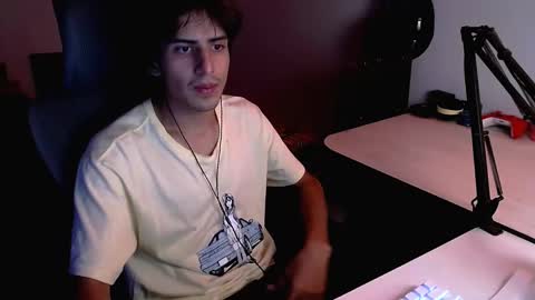 Snapshot of thieves_us chatting on 02/08/25, 06:33 thieves_us online show from 02/08/25, 06:33