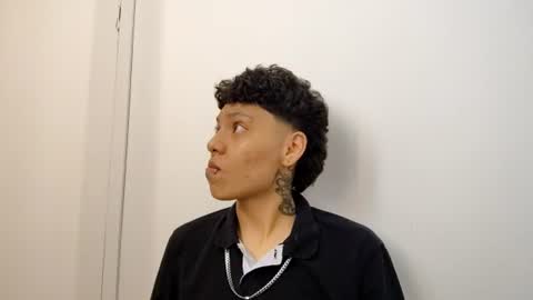 Snapshot of thomas27f chatting on 11/08/25, 03:39 thomas27f online show from 11/08/25, 03:39