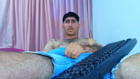 thomas_ks11 online show from 01/25/25, 05:08