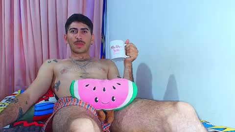 thomas_ks11 online show from 02/25/25, 12:55