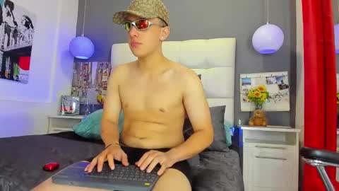 Snapshot of thomas_may4rs chatting on 03/04/25, 04:06 ---Thomas--- online show from 03/04/25, 04:06