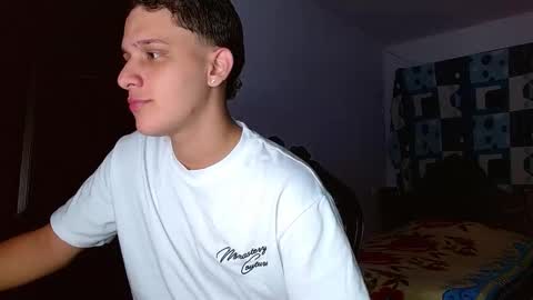 Snapshot of thomas_may4rs chatting on 11/06/25, 08:04 ---Thomas--- online show from 11/06/25, 08:04