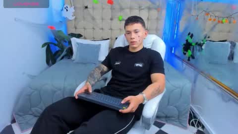 Thomas online show from 10/31/25, 12:17