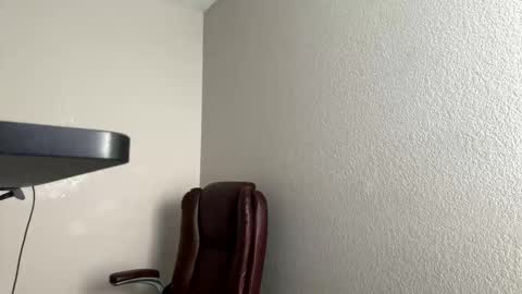 Snapshot of thomasgwhitecft chatting on 10/30/25, 02:18 FatherTime online show from 10/30/25, 02:18