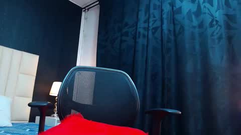 Snapshot of thomasturner_ chatting on 09/25/25, 11:30 Thomas Turner online show from 09/25/25, 11:30