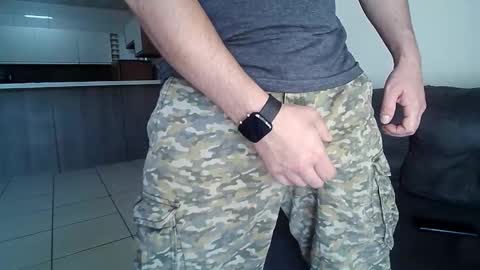 Snapshot of thomaz__ chatting on 09/19/25, 12:17 thomaz__ online show from 09/19/25, 12:17