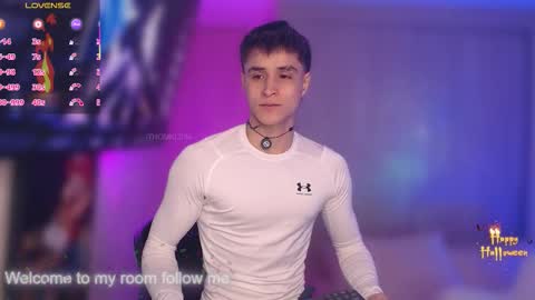 Thom Klein online show from 10/25/25, 10:12