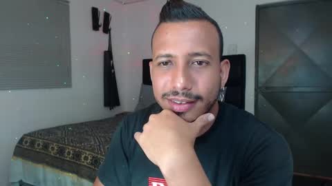 Snapshot of thommerxxx chatting on 09/20/25, 11:17 Thom online show from 09/20/25, 11:17