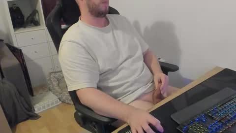 thommy2008 online show from 10/31/25, 02:40