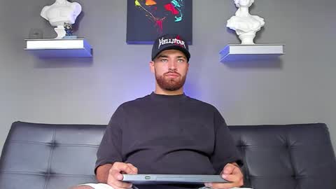 Snapshot of thor_evans chatting on 11/21/25, 08:51 thor_evans online show from 11/21/25, 08:51