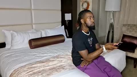 Snapshot of thotyboy68 chatting on 10/28/25, 10:52 Thotyboy online show from 10/28/25, 10:52