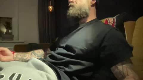 Snapshot of throatface_killah chatting on 10/14/25, 07:14 throatface_killah online show from 10/14/25, 07:14